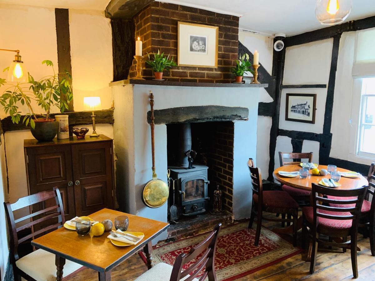 The Swan Inn Мидхърст Екстериор снимка