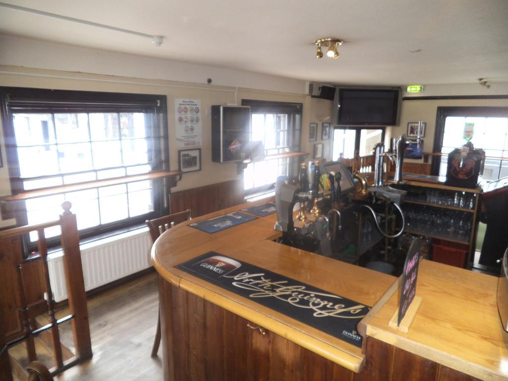 The Swan Inn Мидхърст Екстериор снимка